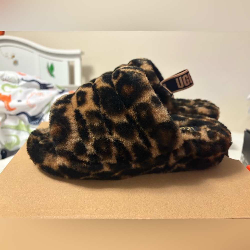 Cheetah print platform  UGG slides size 8 Women’s